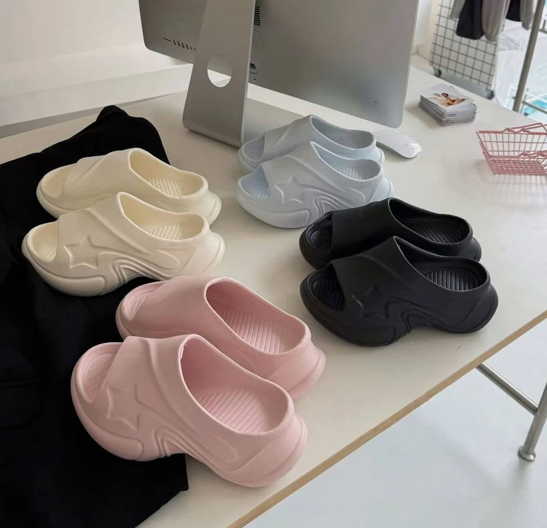 8262号简约时尚厚底拖鞋（预）