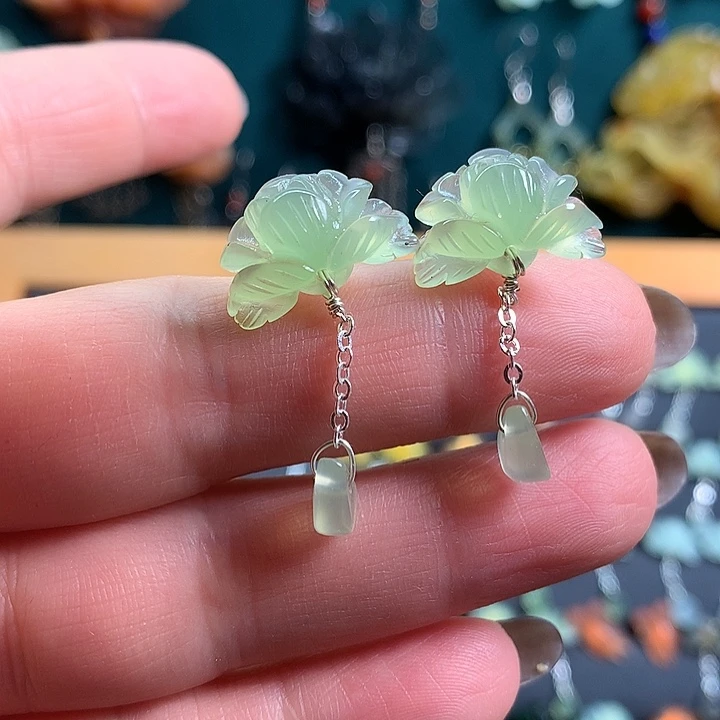 未镶嵌蛇纹石玉耳饰