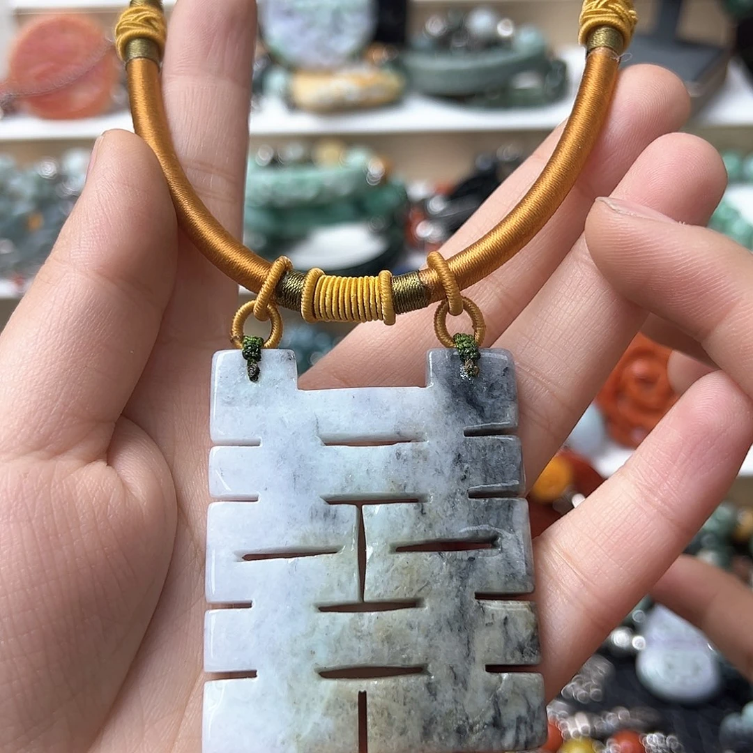 翡翠戒指未镶嵌沧桑