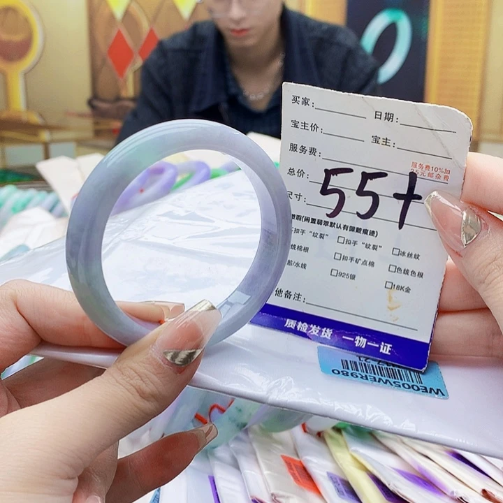 翡翠未镶嵌手镯000……