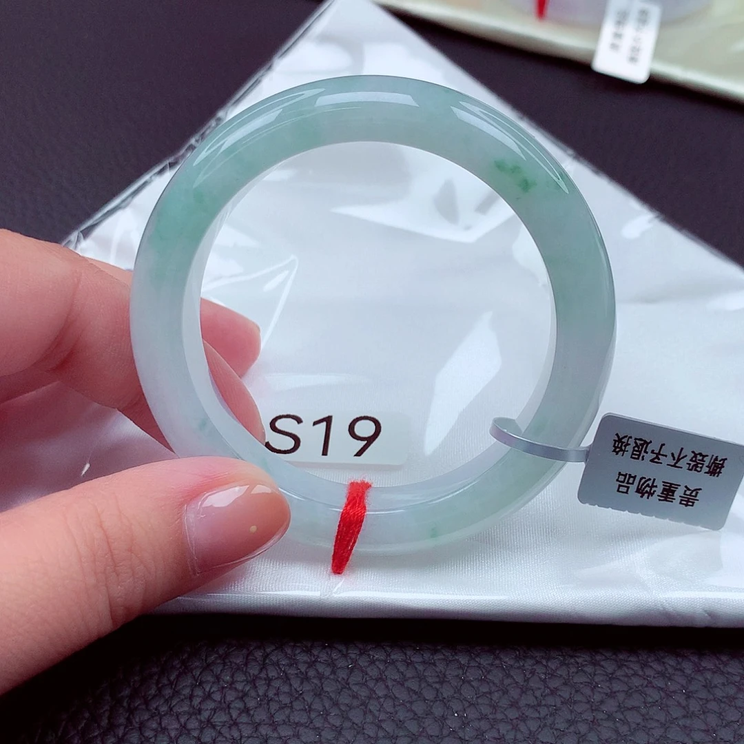 翡翠手镯未镶嵌天然缅甸翡翠A货