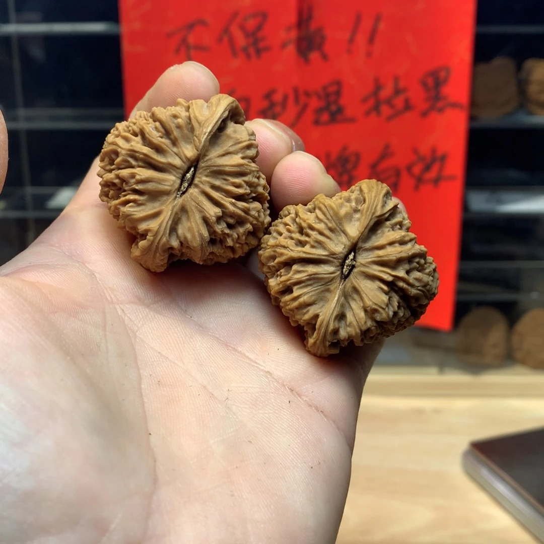 文玩核桃吊坠和****南疆