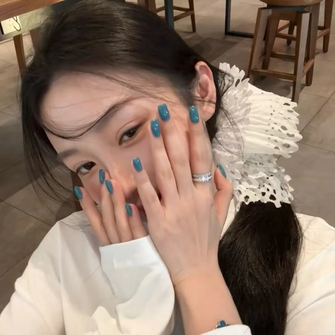 绿松石纯手工穿戴甲蓝色纯色高级显白美甲氛围感光疗高品质美甲贴