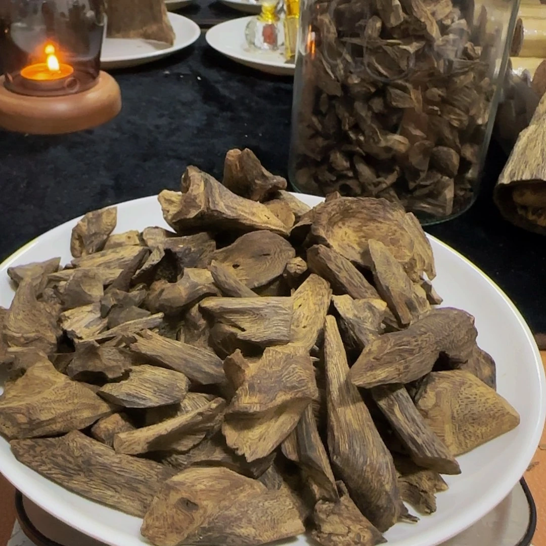 沉香沉香碎屑多宝树丁醇化料25克