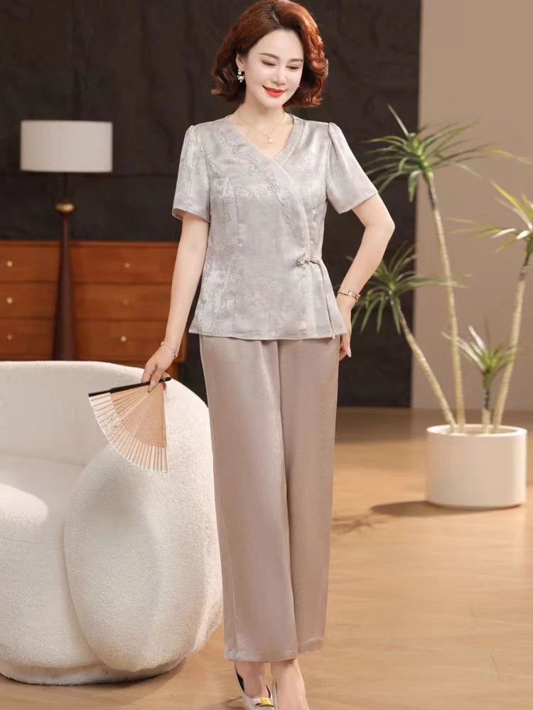9415-夏季新款新中式国风妈妈装雕花斜边设计师开衫套装艾维美