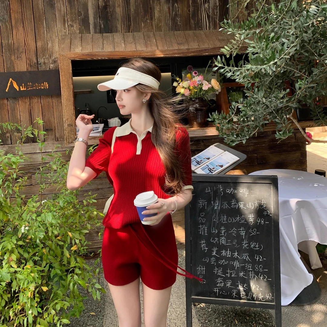 "Miu时髦模范生"变身网球风学院少女 100美利奴羊毛Polo针织套装