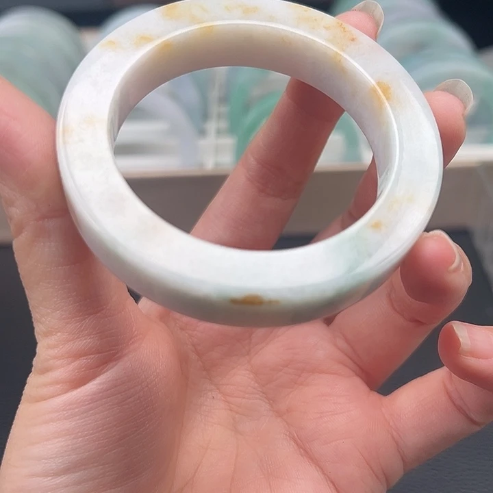 定制翡翠未镶嵌手镯