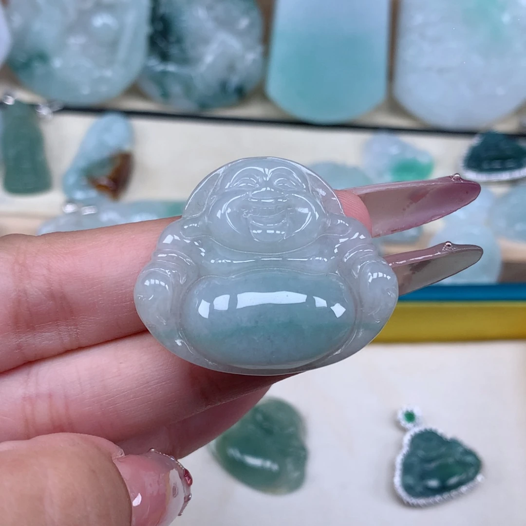 翡翠未镶嵌颈饰佛公