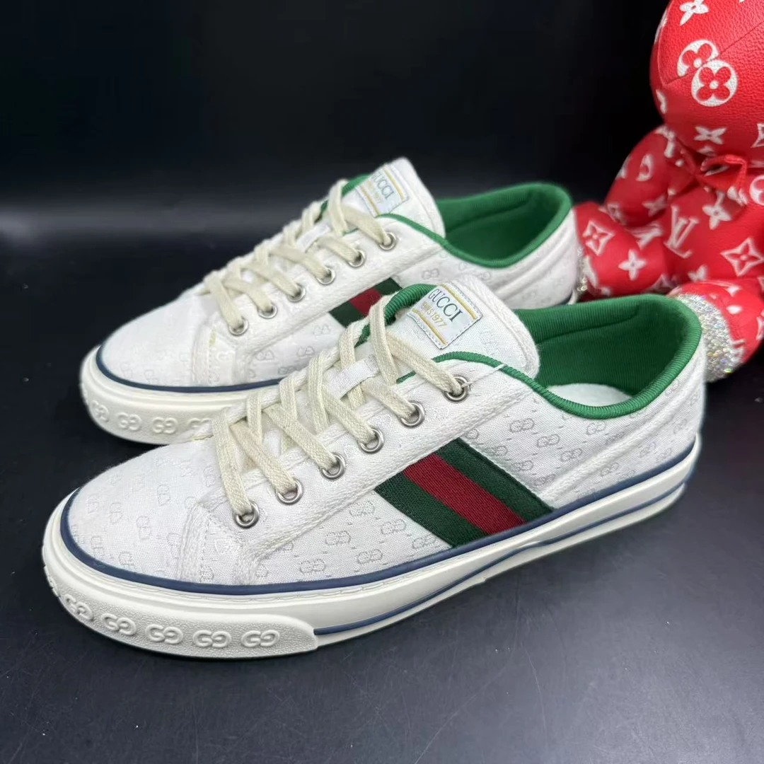 95新 GUCCI/古驰 男士时尚白色老花帆布1977板鞋38欧码 ddm2622