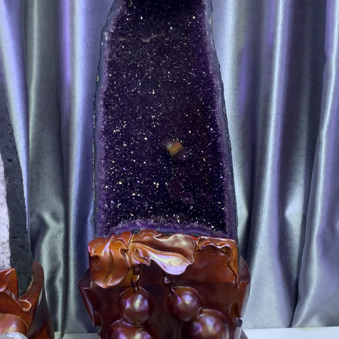 织绣巴西紫水晶大摆件