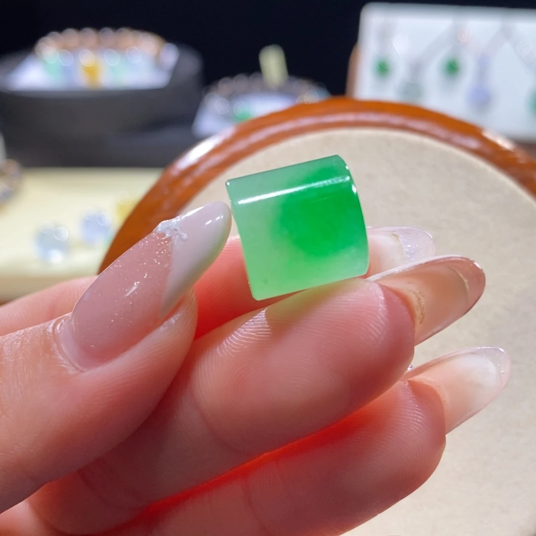 翡翠未镶嵌颈饰翡翠大尺寸冰阳绿桶珠