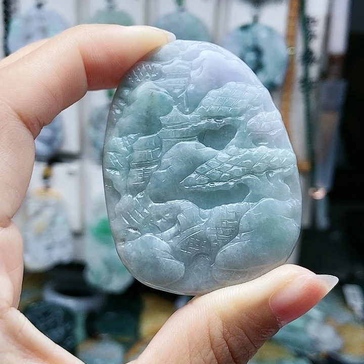 颈饰足铂镶嵌翡翠翡翠