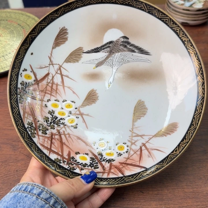 一个陶瓷物件哈哈哈哈