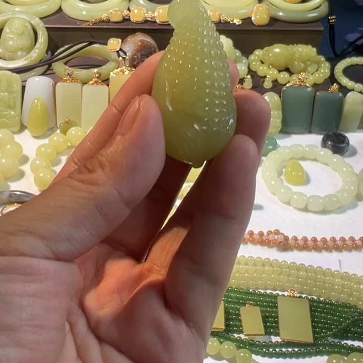 颈饰未镶嵌和田玉