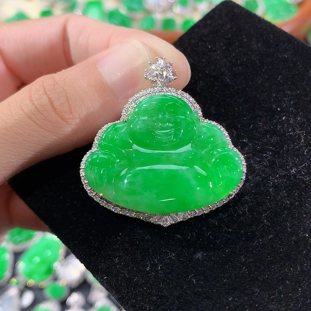 翡翠18K金镶嵌颈饰