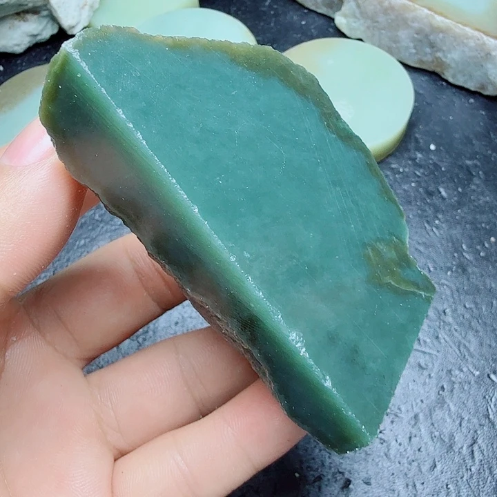 和田玉（糖玉）未镶嵌珠宝奇石