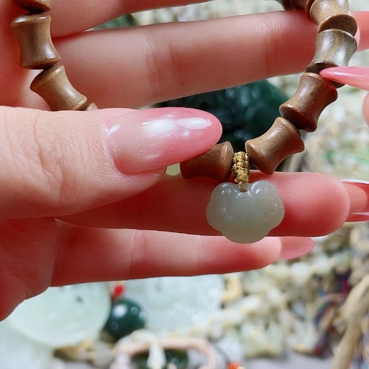 未镶嵌和田玉挂件