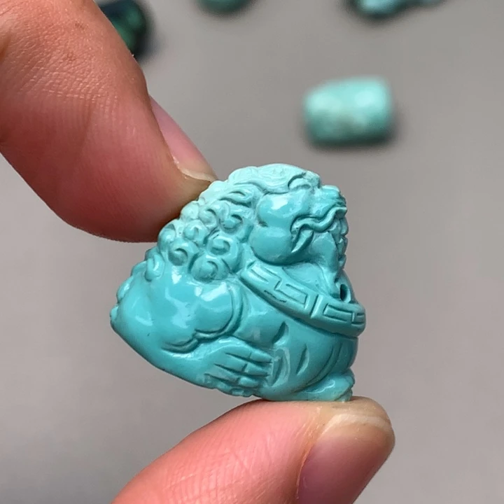 绿松石未镶嵌颈饰
