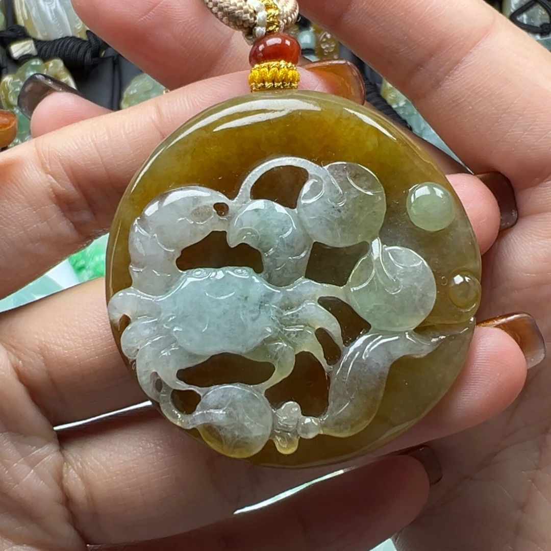 翡翠未镶嵌颈饰八方来财