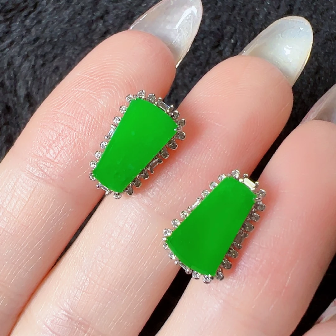 翡翠18K金镶嵌耳饰签收后24小时鉴赏期，过时不退