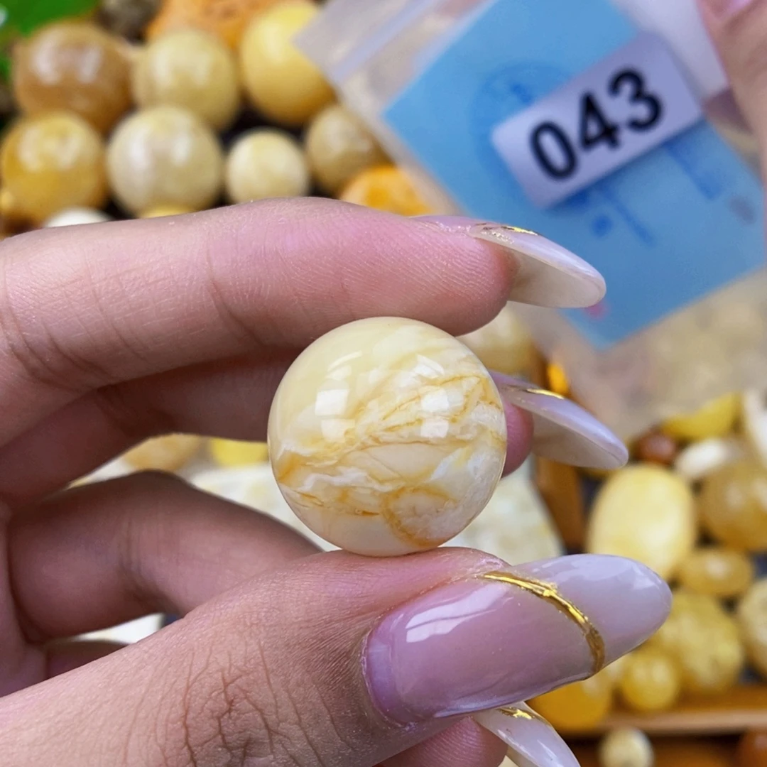 未镶嵌琥珀珠宝奇石20 沁色