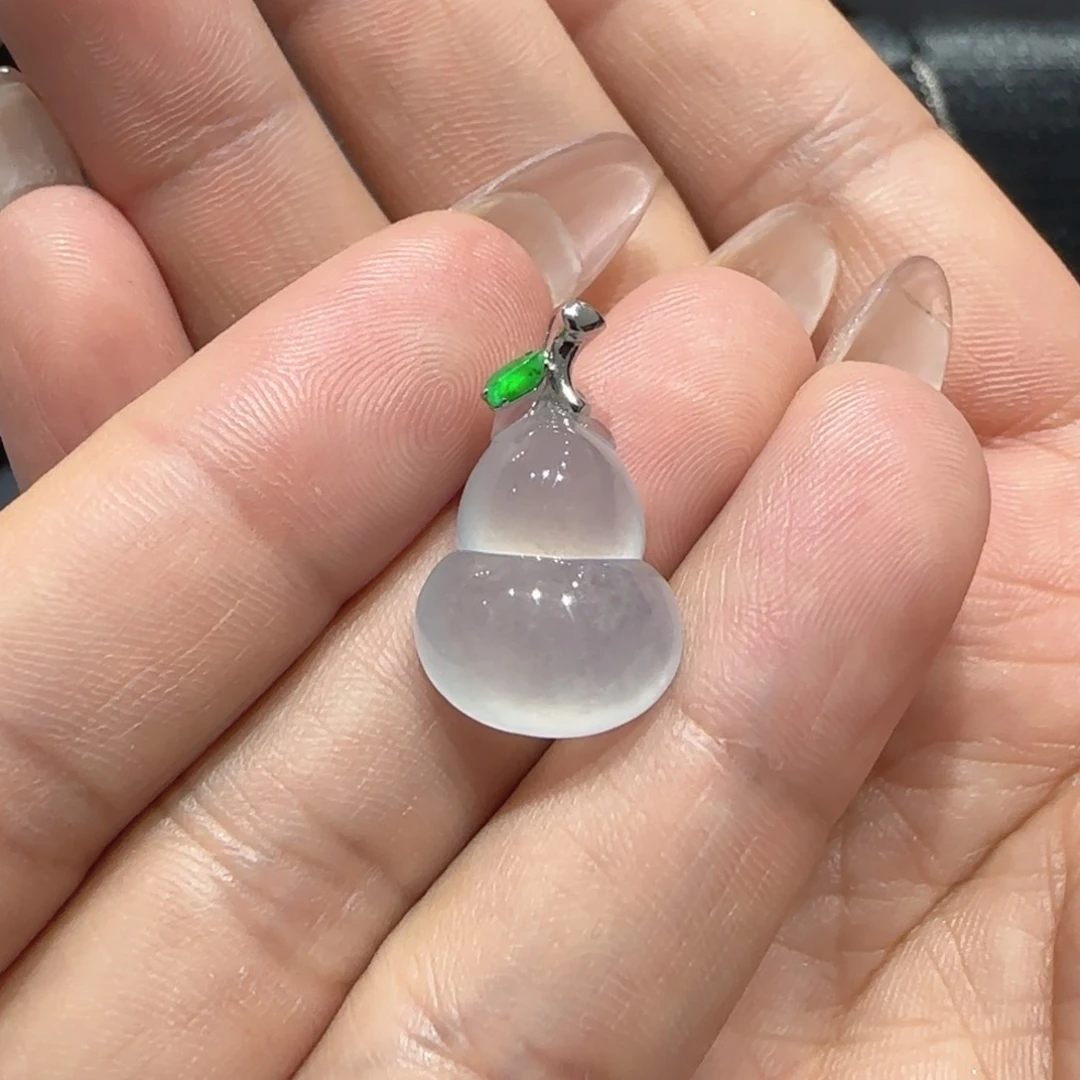 翡翠18K金镶嵌颈饰葫芦L