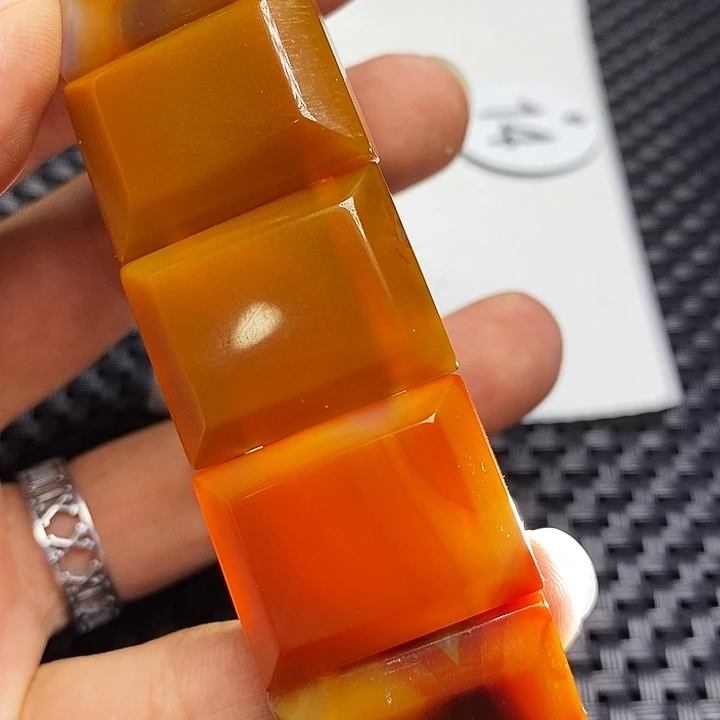 边***子玛瑙/玉髓颈饰未镶嵌