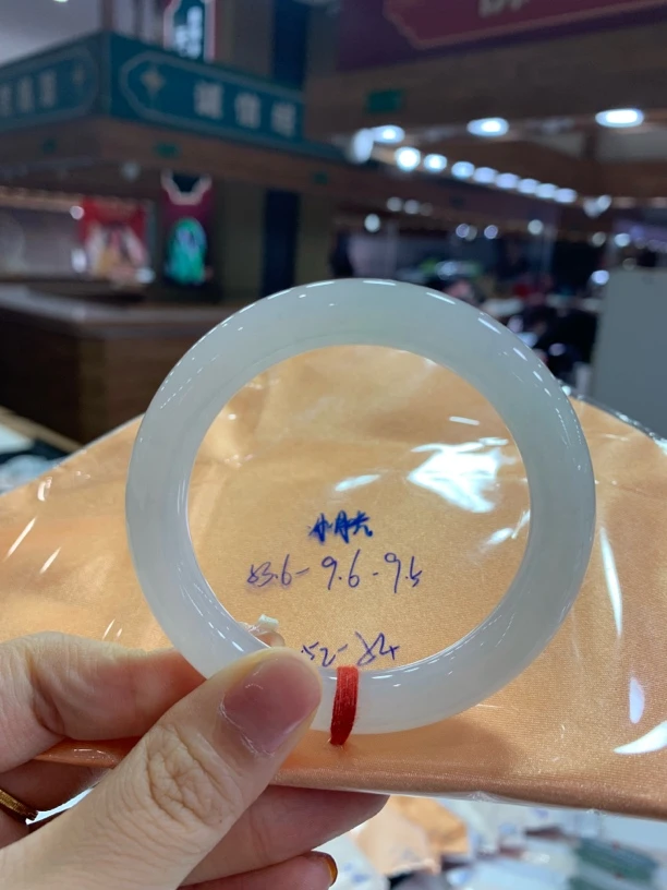 天然缅甸翡翠手镯