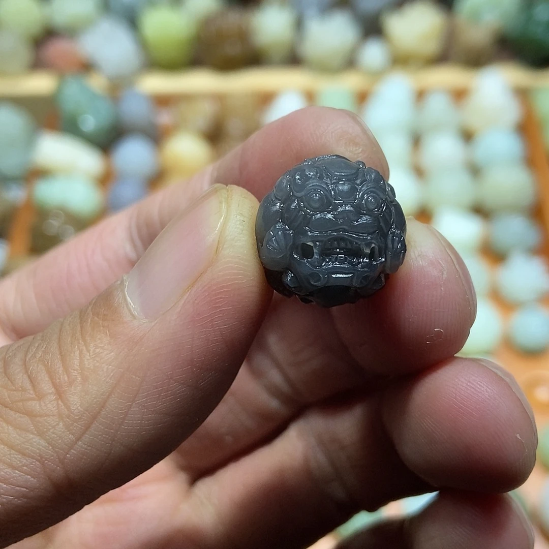 和田玉未镶嵌颈饰定制