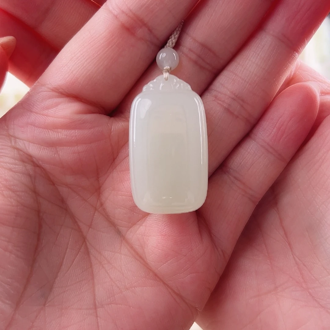 和田玉未镶嵌吊坠(赠链)?****