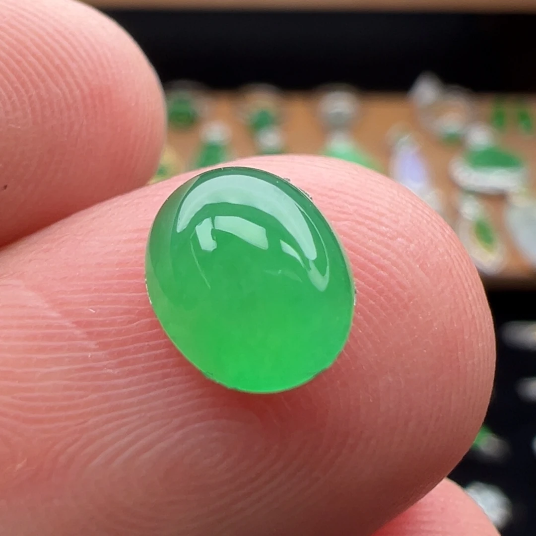 翡翠未镶嵌颈饰蛋面7.9