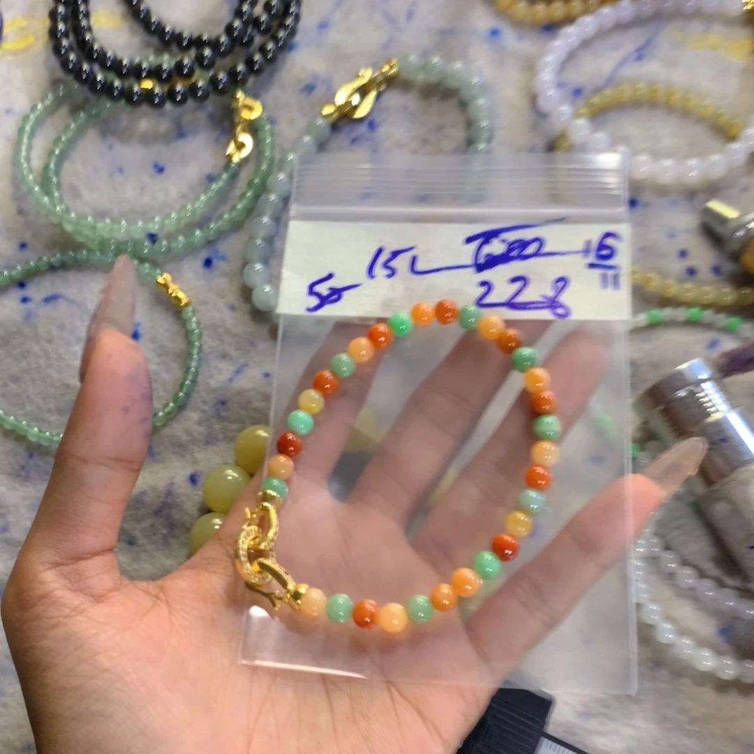 定制翡翠未镶嵌天然缅甸翡翠多样性