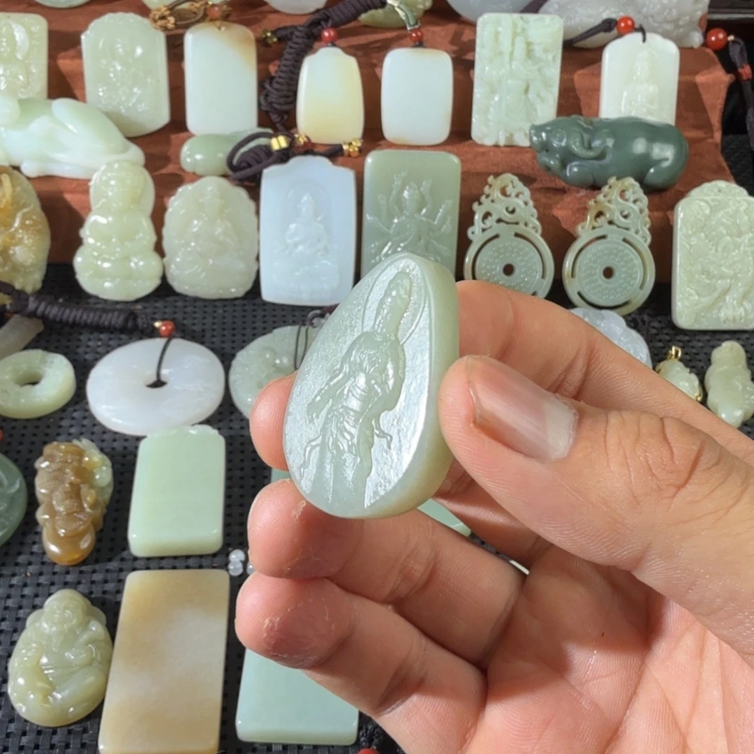 和田玉未镶嵌颈饰