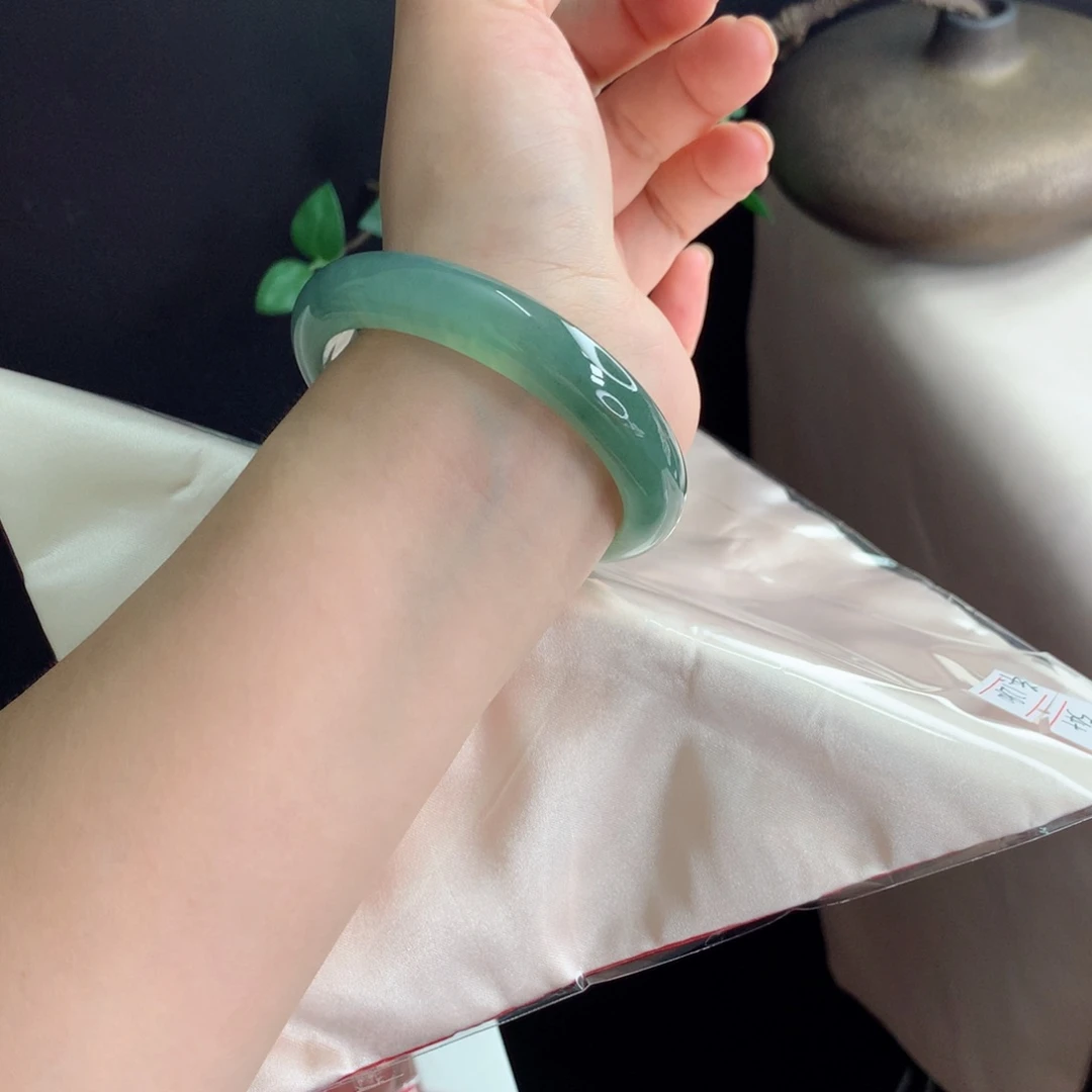 翡翠手镯未镶嵌，12号