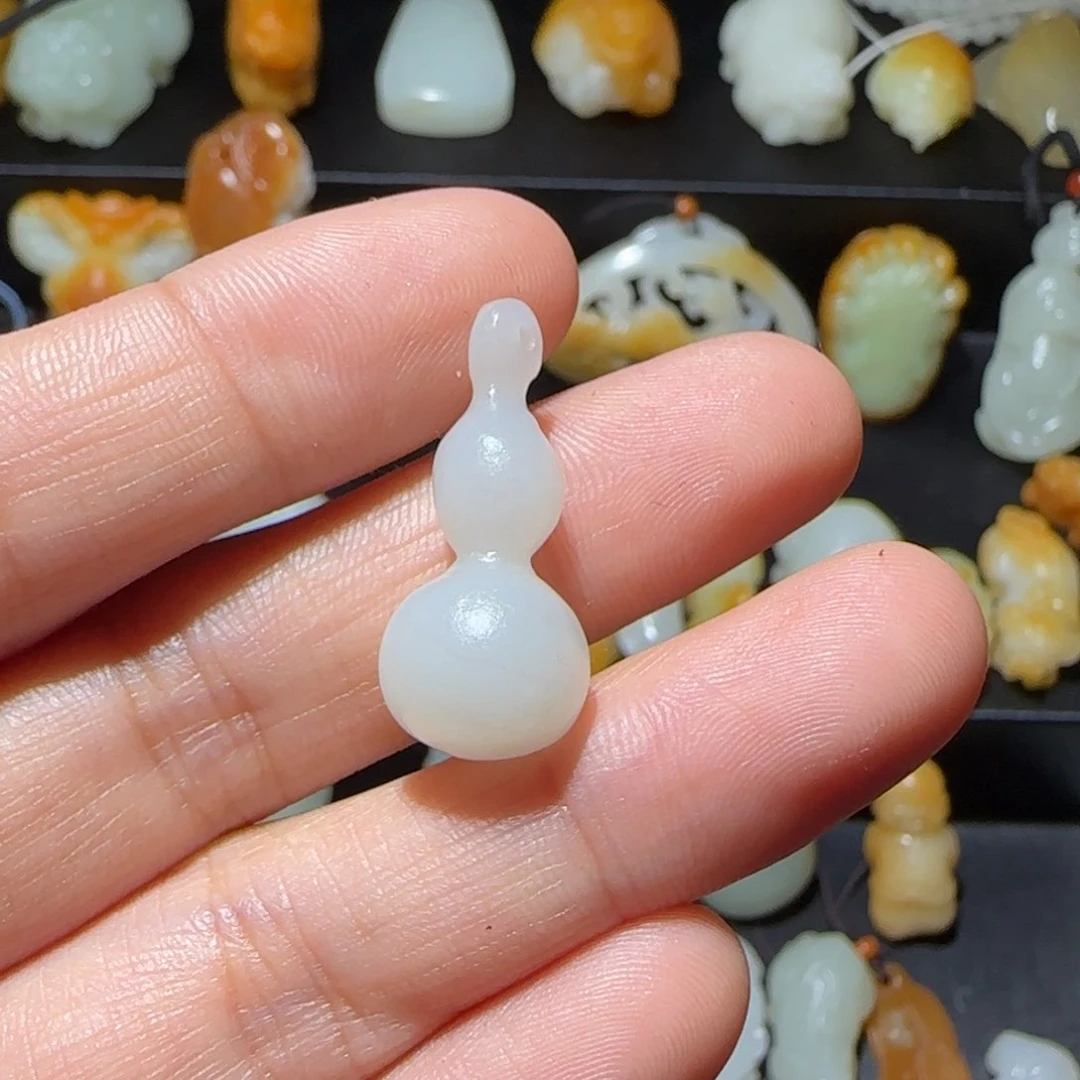 和田玉未镶嵌颈饰O***3