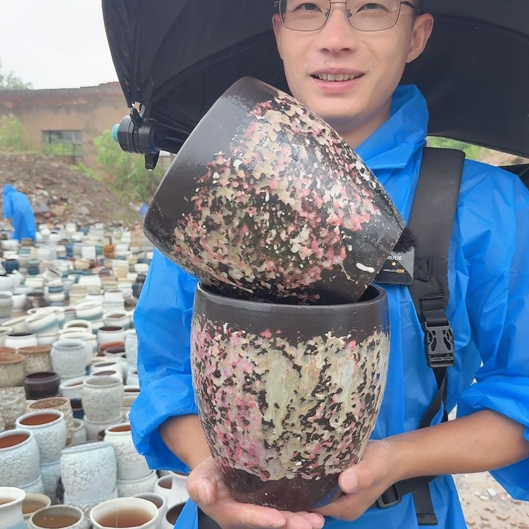 紫砂花盆口18高20（两个姹寂红色