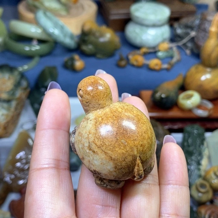 岫岩河磨玉（透闪石质玉）未镶嵌把件