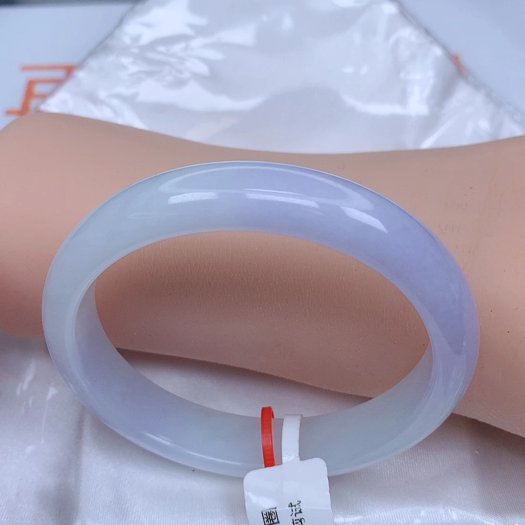 【闪购商品】未镶嵌手镯（贵妃镯）翡翠，57