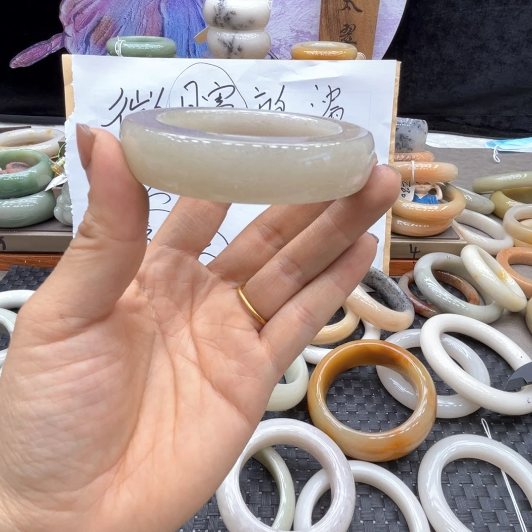 感***您石英质玉未镶嵌手镯