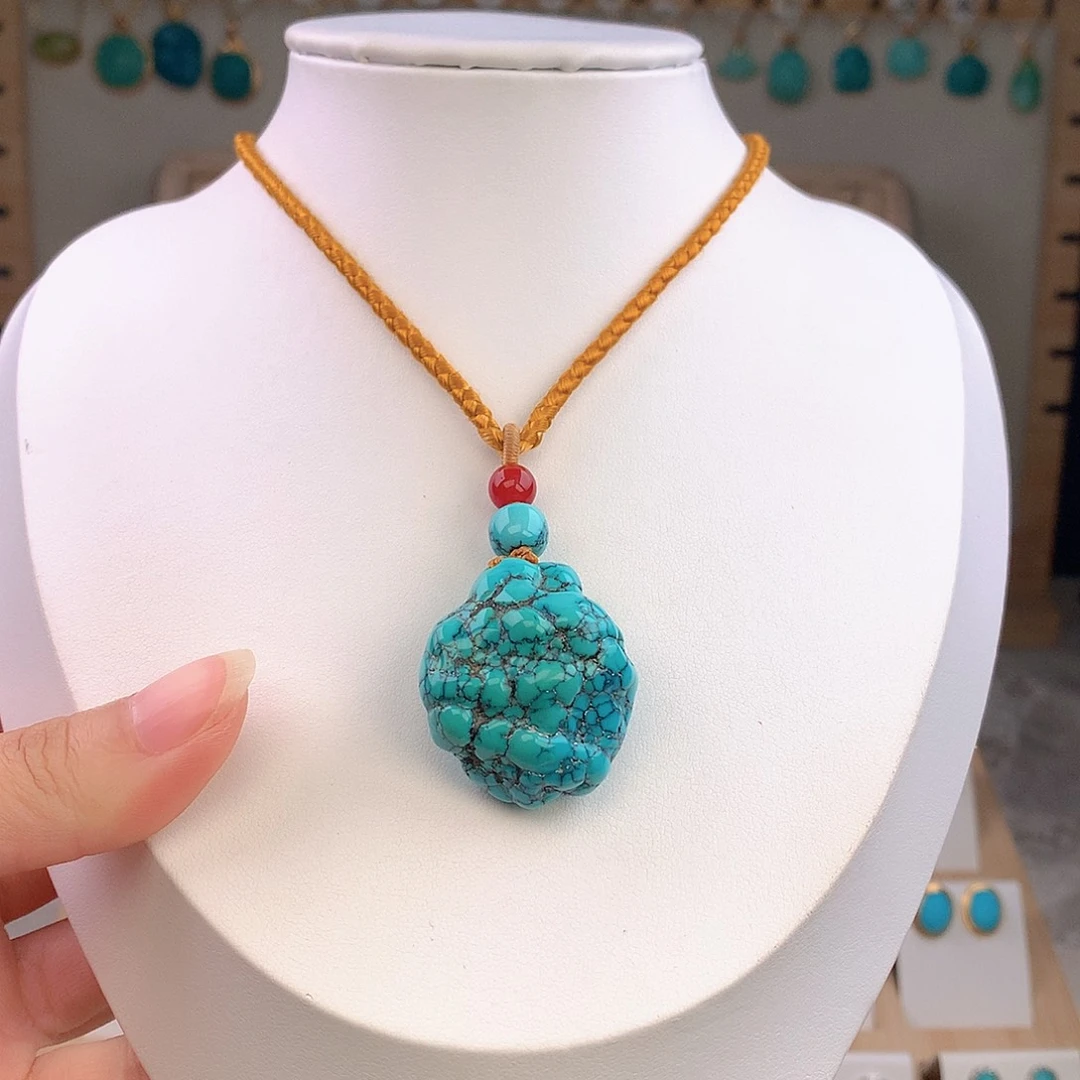 绿松石未镶嵌颈饰