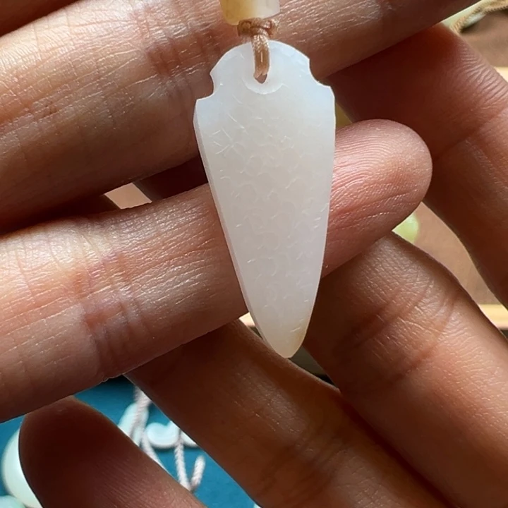 和田玉未镶嵌挂件且末守护