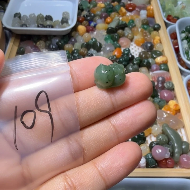 和田玉未镶嵌珠宝半成品