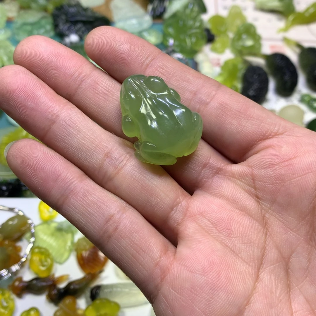 岫玉颈饰未镶嵌嘟****了呱呱