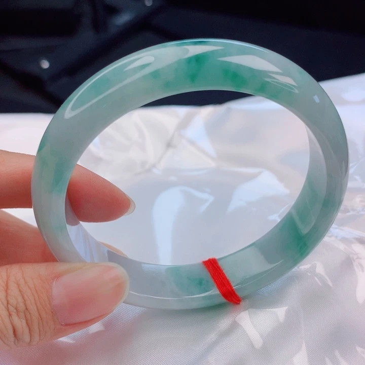 翡翠未镶嵌手镯60+圈