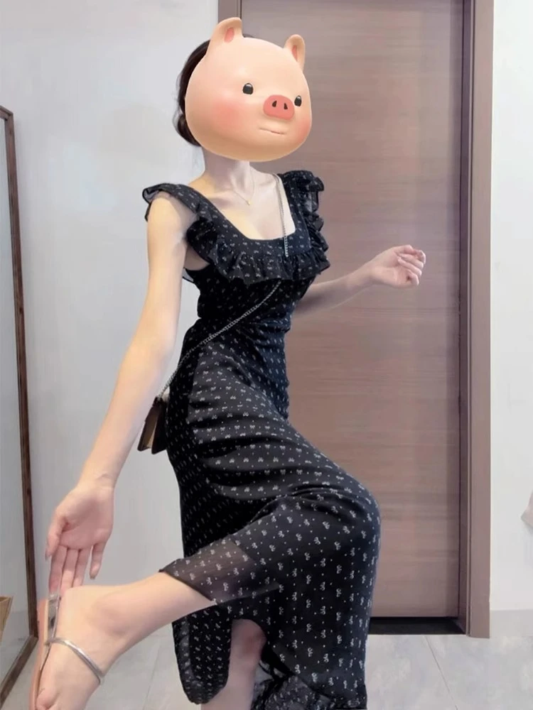 飞飞袖方领黑色碎花连衣裙女爆款2025新款高级感显瘦法式长裙2564