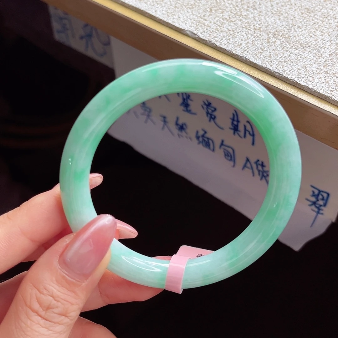 翡翠未镶嵌手镯手镯
