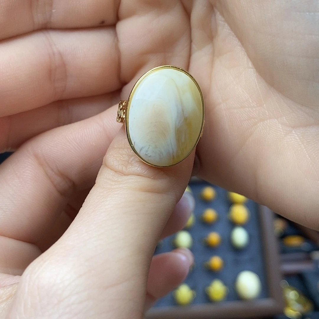 琥珀未镶嵌裸石成品