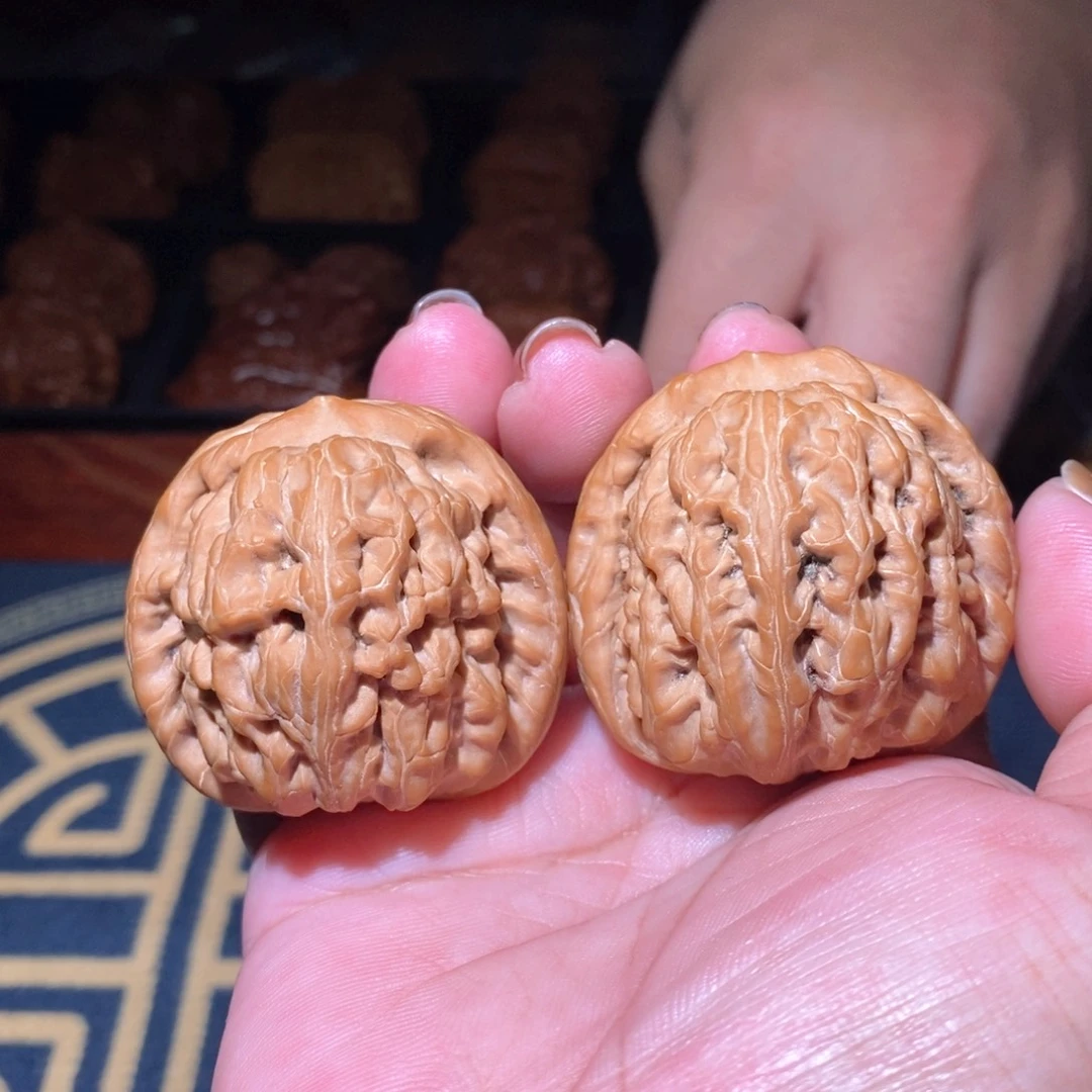 把件文玩核桃红锦鲤