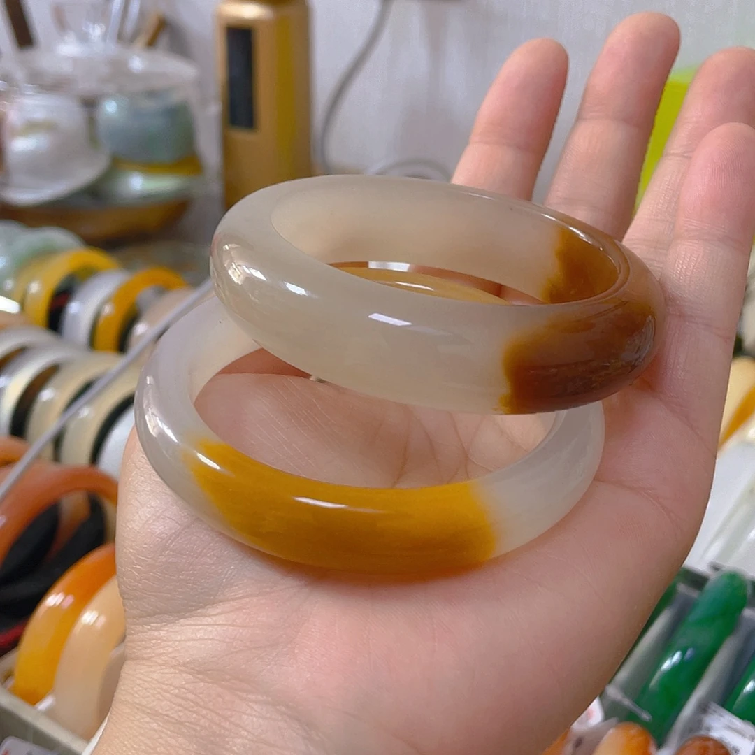 j***a石英质玉（金丝玉）未镶嵌手镯