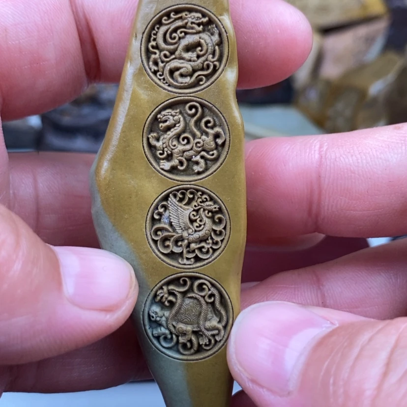 【闪购商品】原石雕刻手把件或脖挂件